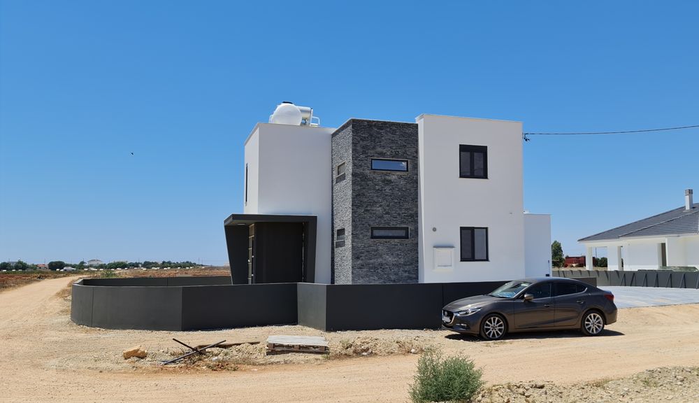 Dom z ogrodem - fotowoltaika na dachu